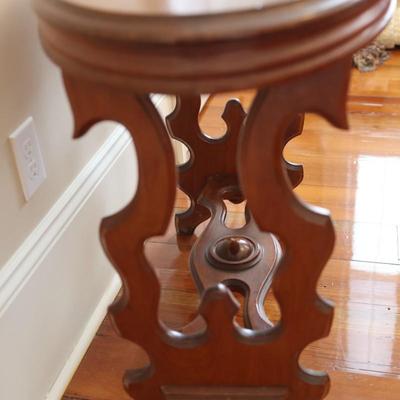 Victorian Walnut Oval Top Table