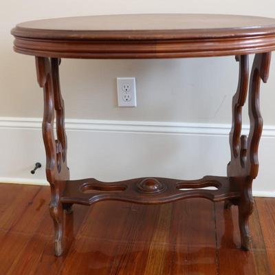 Victorian Walnut Oval Top Table
