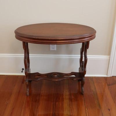 Victorian Walnut Oval Top Table