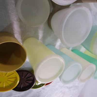 Variety of Tupperware containters