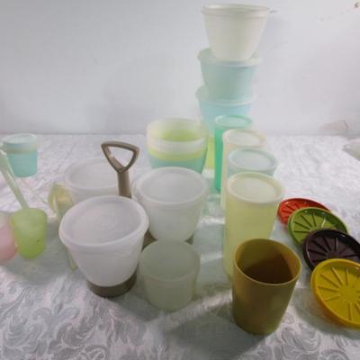 Variety of Tupperware containters