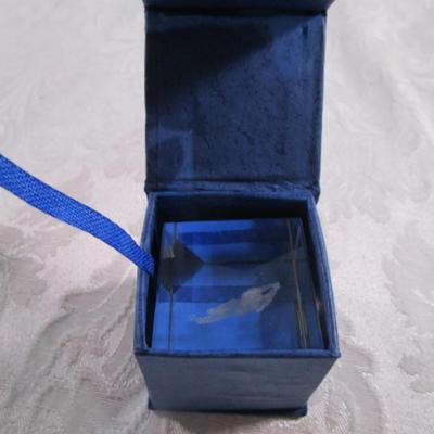 New in box - Golfer etched paperweight