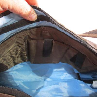 Pac Safe Zipper messenger bag/purse, bown