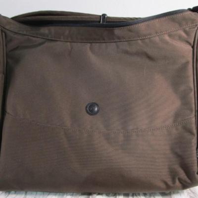 Pac Safe Zipper messenger bag/purse, bown