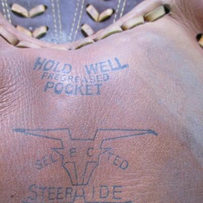 Vintage National catcher's mitt