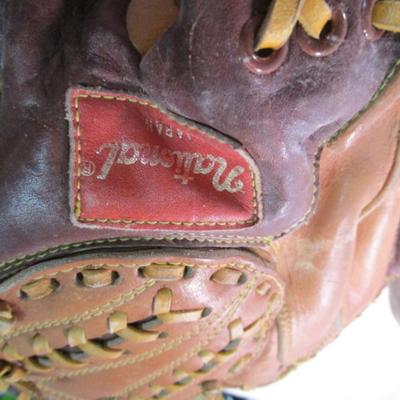 Vintage National catcher's mitt