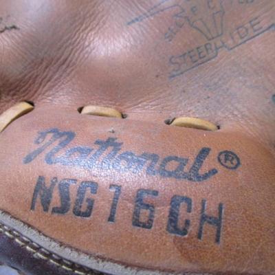 Vintage National catcher's mitt