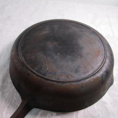 Vintage 10" cast iron frying pan