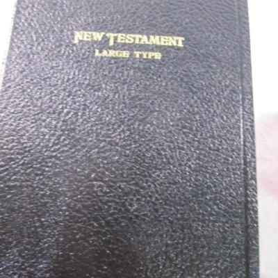 7 New Testaments Large Type