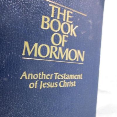 4 New Testaments Large Type, 2 copies of the Book of Mormon