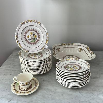 L842 Set Of English Spode "Buttercup"