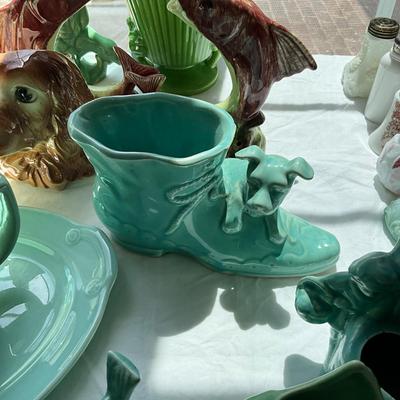 L844 Lot of USA Pottery With Capistrano Flower Frog