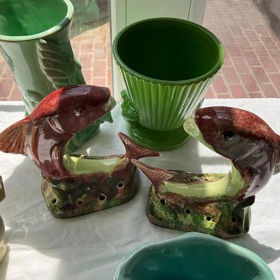 L844 Lot of USA Pottery With Capistrano Flower Frog