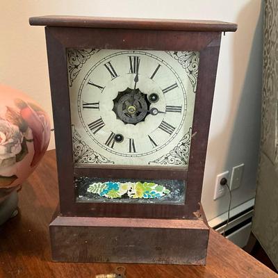 L850 Antique Gone With The Wind Lamp With Mantle Clock