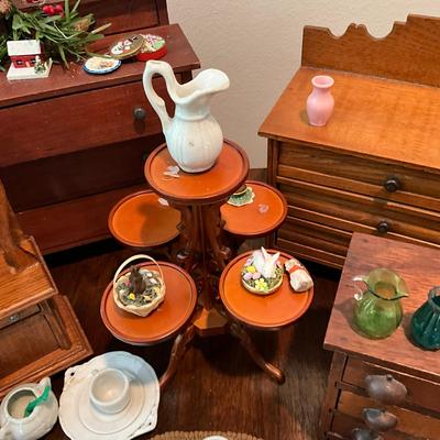 L857 Large Lot of Antique Doll Furniture With Accessories