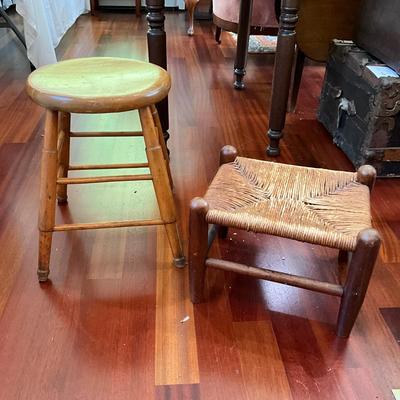 L858 Lot of Two Stools