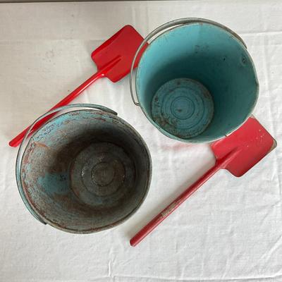 D870 Two Vintage Elaine Ends Hileman Sand Pails