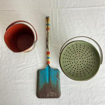 D871 Two Vintage Elaine Ends Hileman Sand Pails With Strainer & Shovel