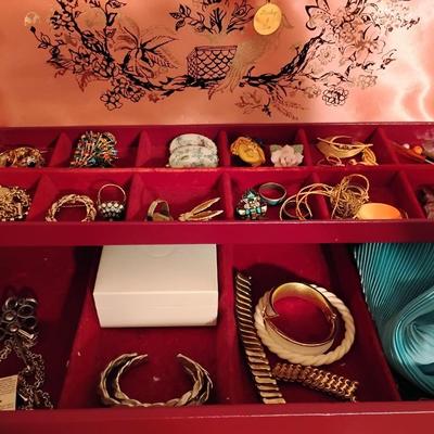 Red jewelry box w/ jewelry