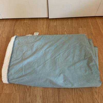 Woolrich Fleece Blankets & More (B2-BM)