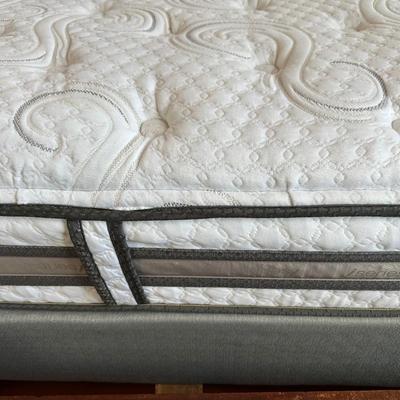 Serta Fullz Size Adjustable Bed with Remote Control – Head Lift Feature