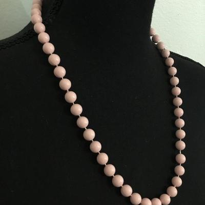 Super cute bubble gum, pink vintage beaded necklace