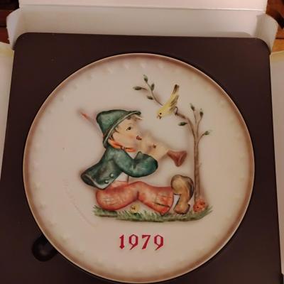 Hummel Plate 1979