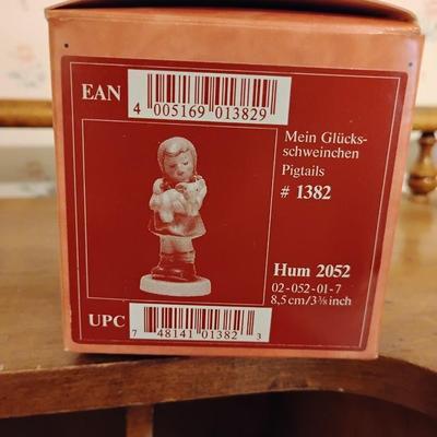 Hummel Club Figurine