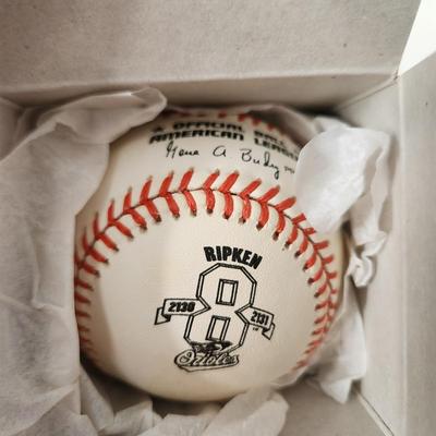 3 OMLB Baseballs 1994 World Series (Sealed) Ripken 2130/2131 , Cal Ripken 1981-2001