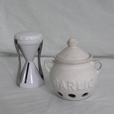 Oxo, Farberware, Arcoroc and More Kitchen Items (K-DZ)