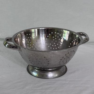 Oxo, Farberware, Arcoroc and More Kitchen Items (K-DZ)