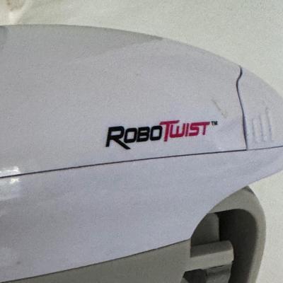 Oxo, Farberware, Arcoroc and More Kitchen Items (K-DZ)