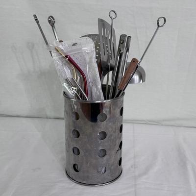 Oxo, Farberware, Arcoroc and More Kitchen Items (K-DZ)