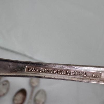 41-Piece WM Rogers ‘Jubilee’ Silver Plated Flatware (DR-DZ)