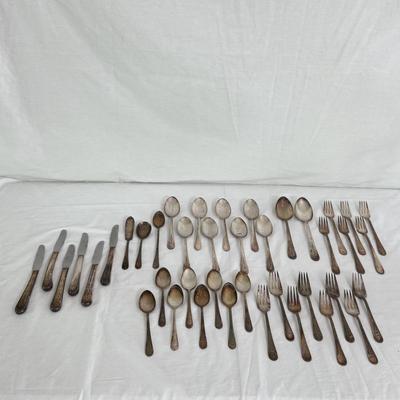 41-Piece WM Rogers ‘Jubilee’ Silver Plated Flatware (DR-DZ)
