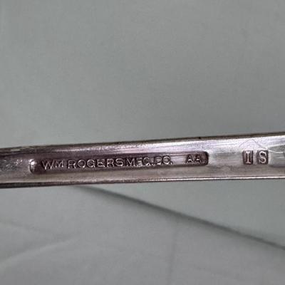 41-Piece WM Rogers ‘Jubilee’ Silver Plated Flatware (DR-DZ)