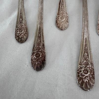 41-Piece WM Rogers ‘Jubilee’ Silver Plated Flatware (DR-DZ)