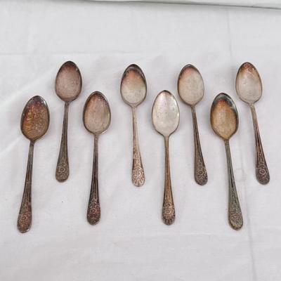 41-Piece WM Rogers ‘Jubilee’ Silver Plated Flatware (DR-DZ)