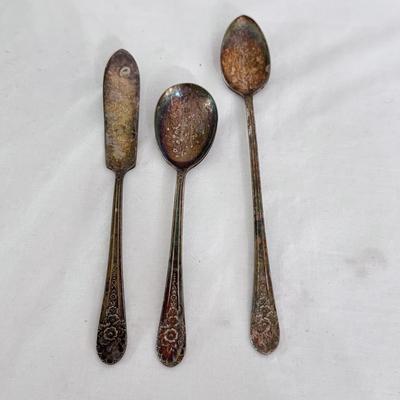 41-Piece WM Rogers ‘Jubilee’ Silver Plated Flatware (DR-DZ)