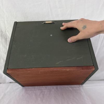 Vintage Wooden Doll House, Button Leg Dolls, and More (DR-DZ)