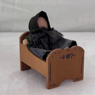 Vintage Wooden Doll House, Button Leg Dolls, and More (DR-DZ)