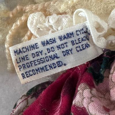 Vintage Wooden Doll House, Button Leg Dolls, and More (DR-DZ)