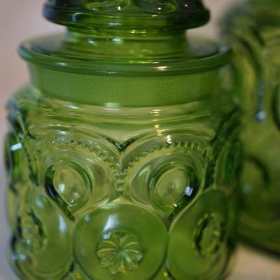 VINTAGE LE SMITH GREEN 70'S MOON & STARS CANNISTER SET. W/ MATCHING TUMBLERS