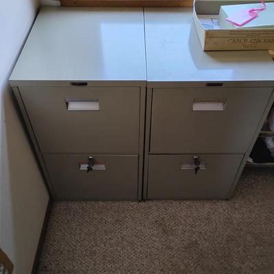2 small filing cabinet