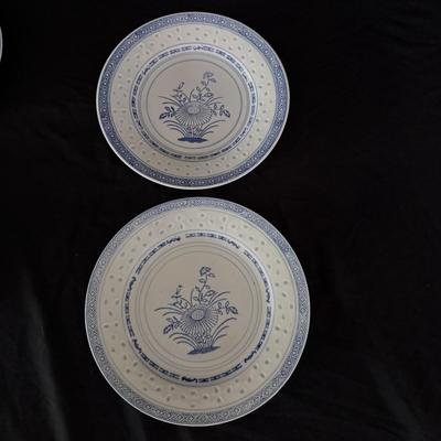 Rice Eye Patterned Blue and White Plates (K-DZ)