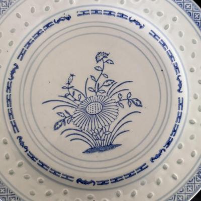 Rice Eye Patterned Blue and White Plates (K-DZ)