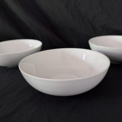 Sweese, Pier 1, Indoor Outfitters, and World Market White Dishes (K-DZ)