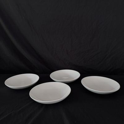 Sweese, Pier 1, Indoor Outfitters, and World Market White Dishes (K-DZ)