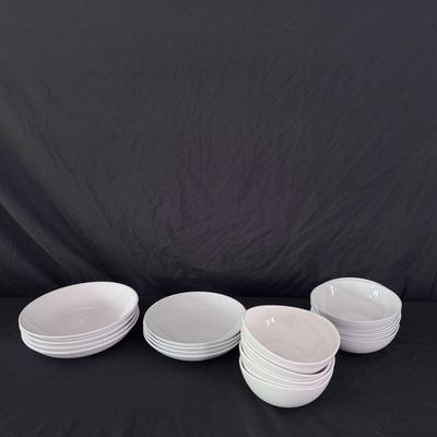 Sweese, Pier 1, Indoor Outfitters, and World Market White Dishes (K-DZ)