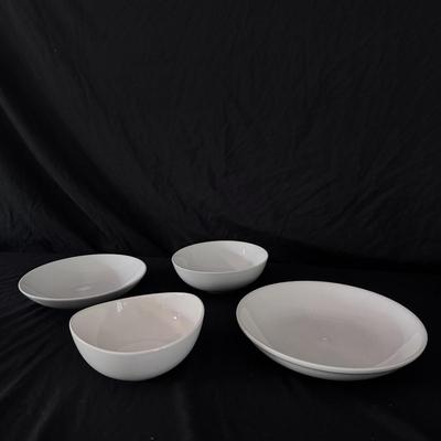 Sweese, Pier 1, Indoor Outfitters, and World Market White Dishes (K-DZ)